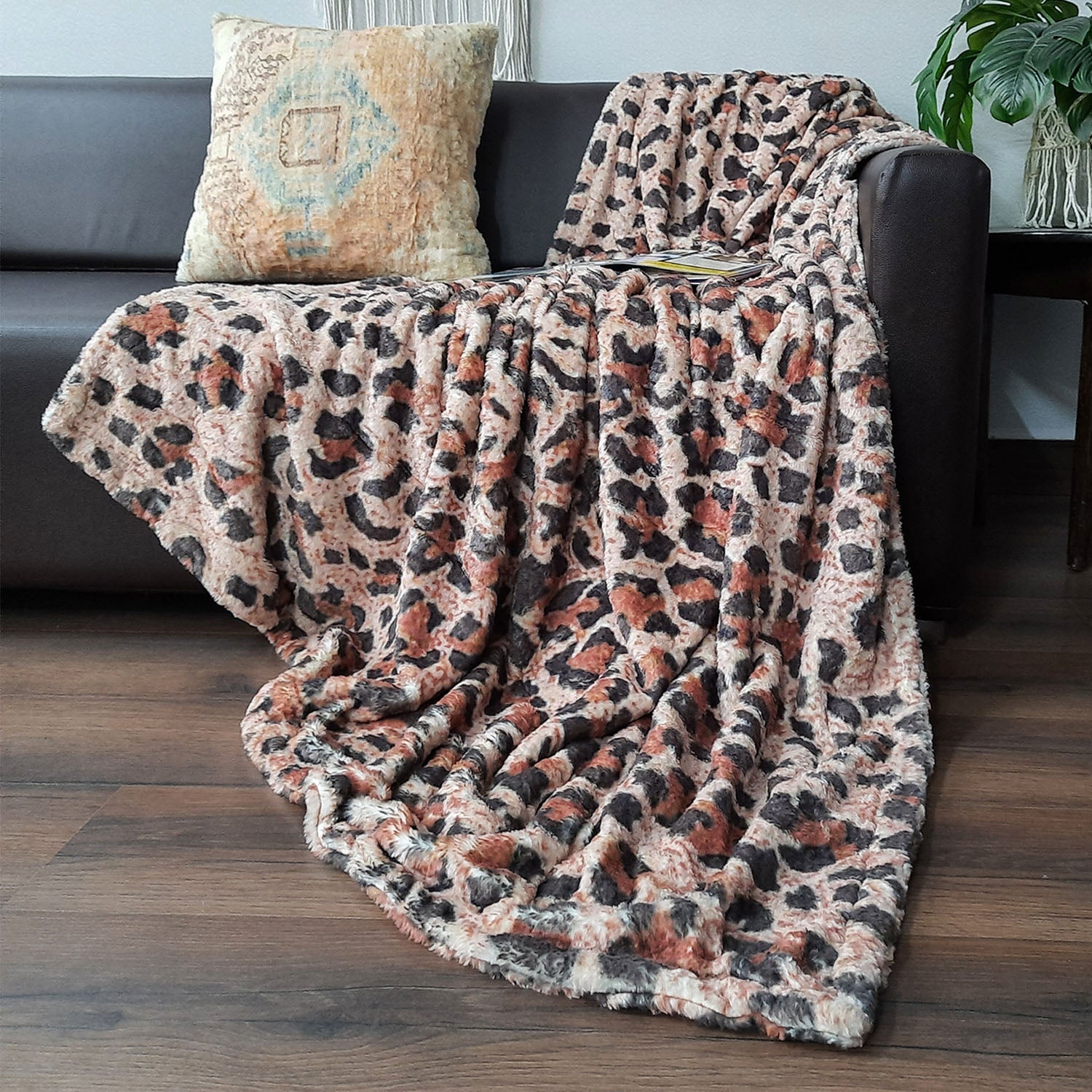Storilane Everlasting Comfort Faux Fur Throw Blanket | Double Sided, Soft, Warm, Cozy, Luxury, Fluffy Blankets for Couch and Bed | Animal Print for Sofa Large (180x145cm)