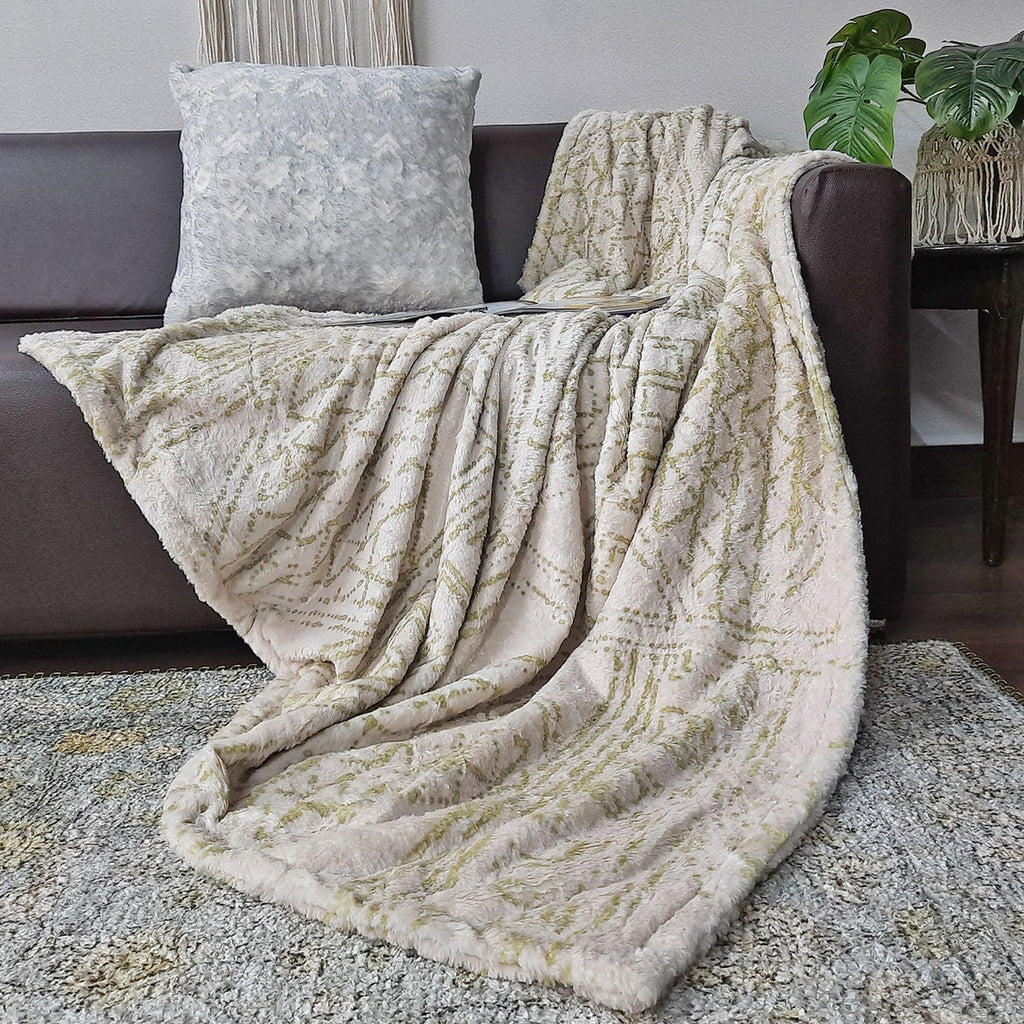 Storilane Everlasting Comfort Faux Fur Throw Blanket , Double Sided, Soft, Warm, Cozy, Luxury, Fluffy Blankets for Couch and Bed , Subtle Green Pattern for Sofa Large (180x145cm)| Calming Green Collection
