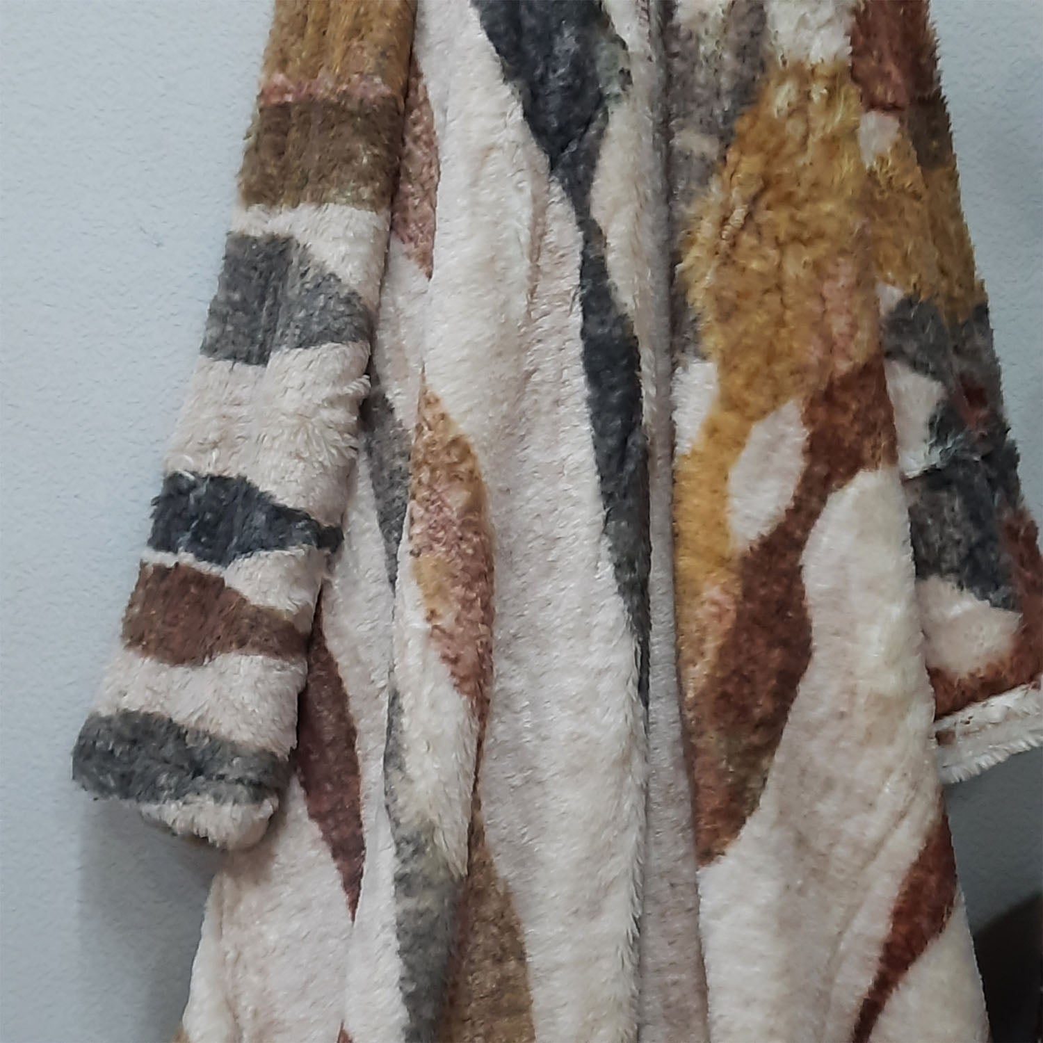Storilane Everlasting Comfort Faux Fur Throw Blanket , Double Sided, Soft, Warm, Cozy, Luxury, Fluffy Blankets for Couch and Bed , Large (180x145cm)