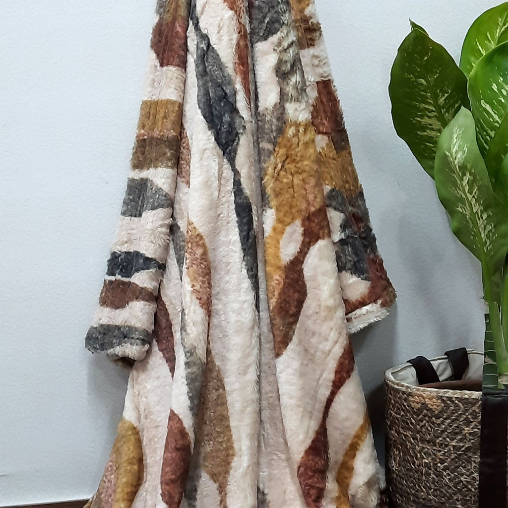 Storilane Everlasting Comfort Faux Fur Throw Blanket , Double Sided, Soft, Warm, Cozy, Luxury, Fluffy Blankets for Couch and Bed , Large (180x145cm)