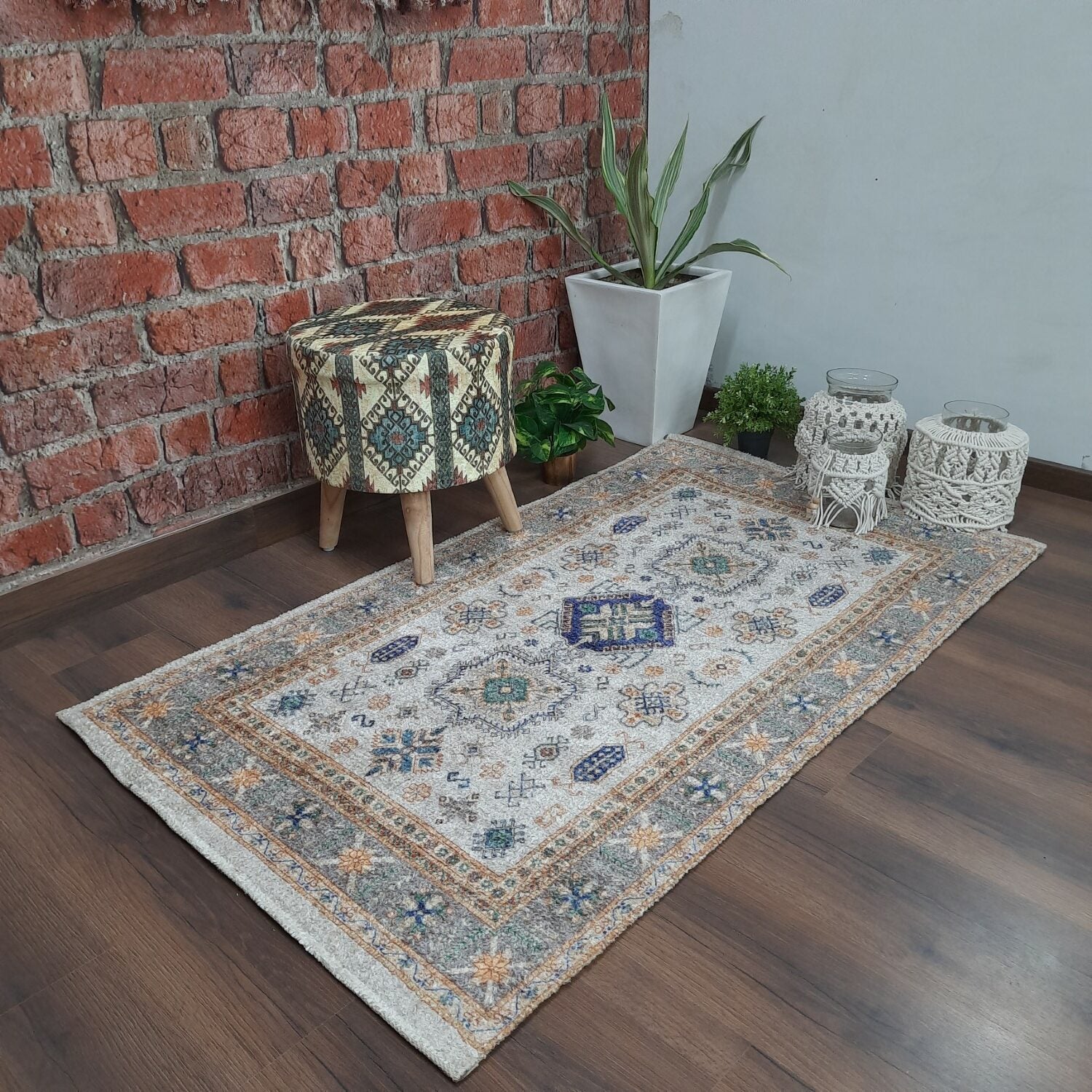 Avioni Carpet – Faux Silk- Neo Persian Collection Evergreen Cream- 90cm x 150cm (~3×5 Feet)