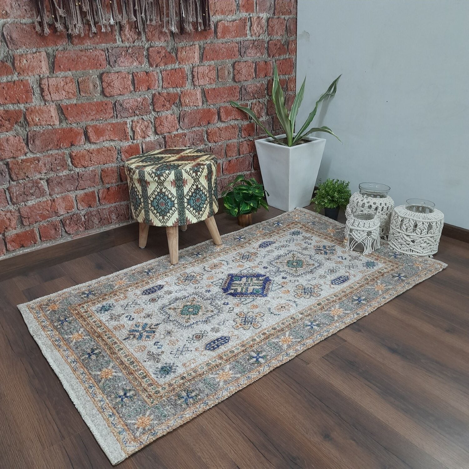 Avioni Carpet – Faux Silk- Neo Persian Collection Evergreen Cream- 90cm x 150cm (~3×5 Feet)