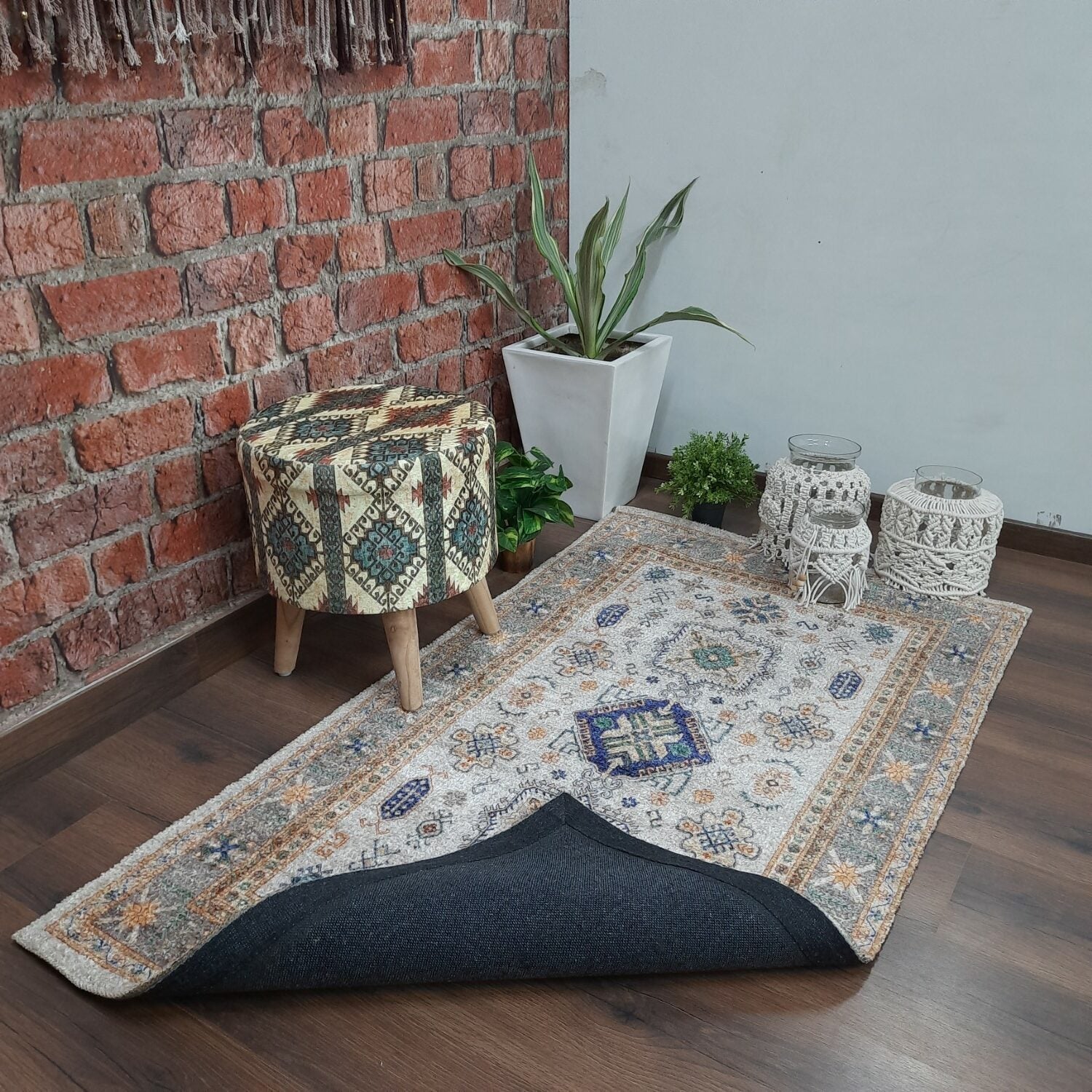 Avioni Carpet – Faux Silk- Neo Persian Collection Evergreen Cream- 90cm x 150cm (~3×5 Feet)