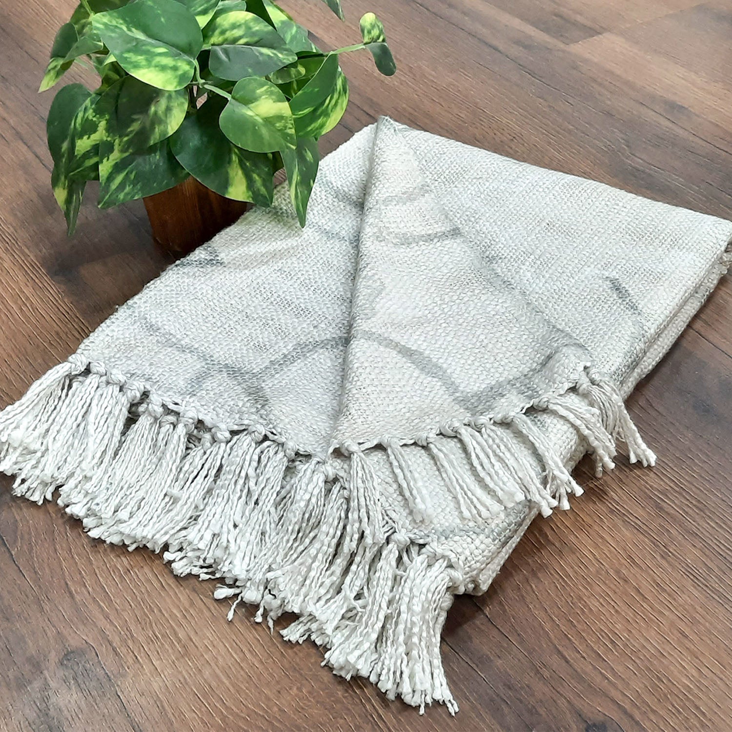 Avioni Beautiful Soft Sofa Throw | A must add to your living room | Modern Design Virgin Premium Polyester Slub Handloom Sofa Throw